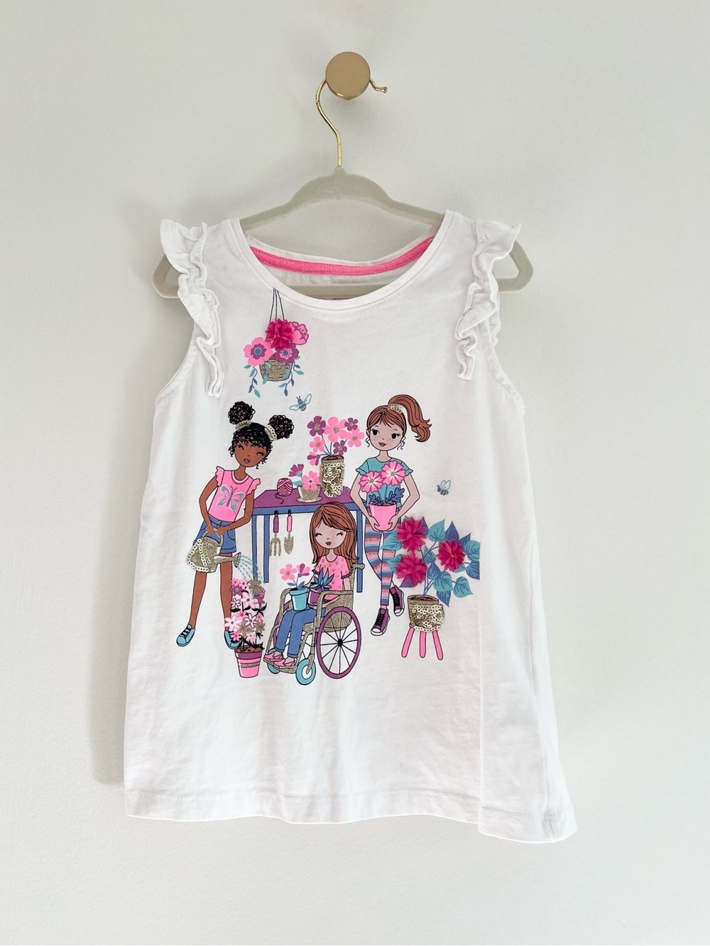 Isaac Mizrahi White Floral Friends Graphic Tee with Ruffle Sleeves | Girls S 5/6